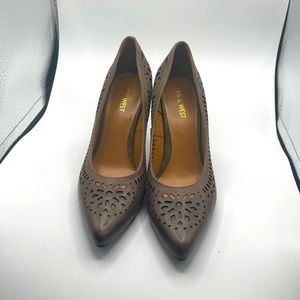 Nine West heels taupe/brown color size 8